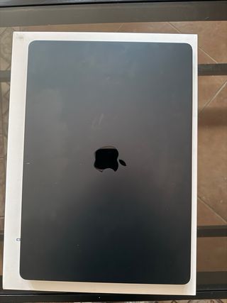 MacBook Air M2 - 15 Pollici - 256GB + Magic Mouse