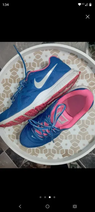 Zapatillas Nike Azules y Rosas