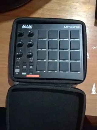 Akai MPD 218