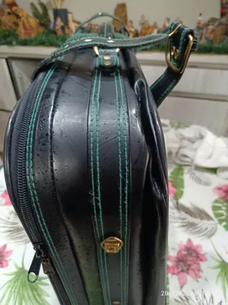 Maleta Rodelle Cuero Negra con Detalles Verdes