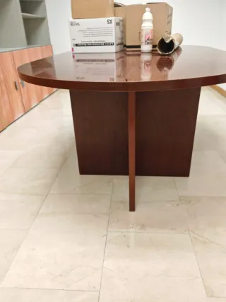 Muebles de oficina madera y metal en Badajoz