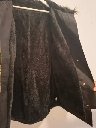 Chaqueta negra con pelo talla L