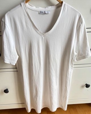 Camiseta T.S escote de piico blanca Zara