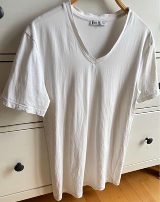 Camiseta T.S escote de piico blanca Zara