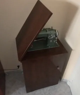 Máquina de coser REFREY 427