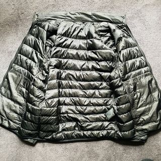 Uniqlo Chaqueta Plumas Ultraligero Negra