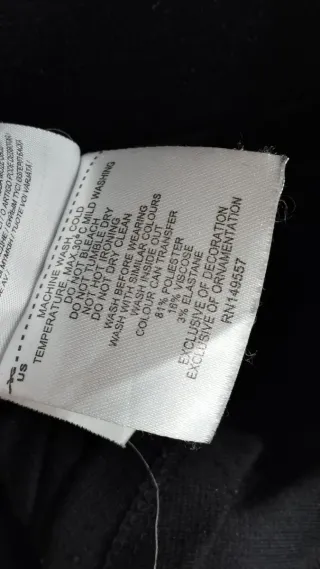 Vestido negro sin mangas