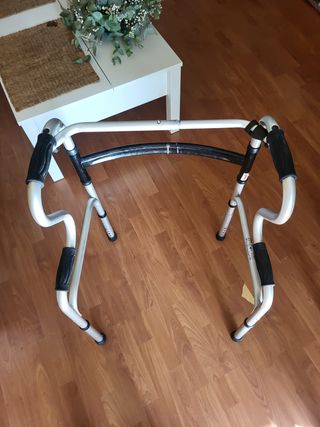 Andador incorporador plegable