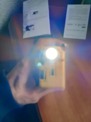 Radio de emergencia dinamo y carga USB