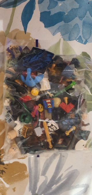 Lote Lego Figuras y Piezas
