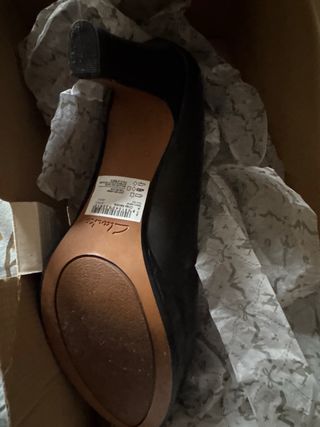 Zapatos de tacón Clarks negros de piel