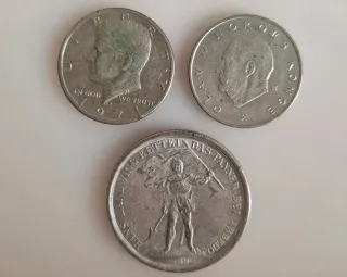 Lotto di franchi svizzeri e altre monete