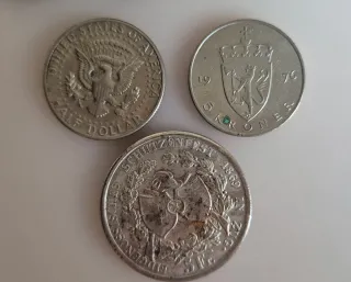 Lotto di franchi svizzeri e altre monete