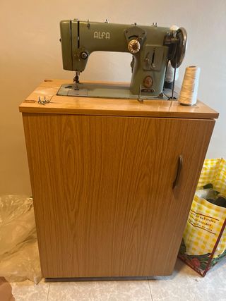 Máquina de coser Alfa 102-500