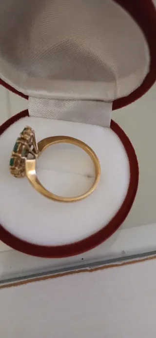 Anillo Oro 18k  Esmeraldas y Brillantes