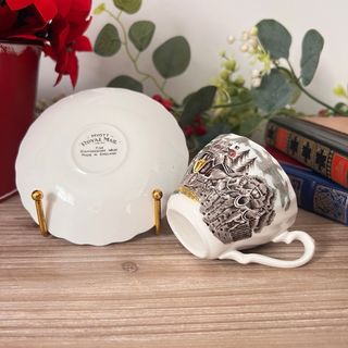 Taza y plato cerámica MYOTT inglesa.