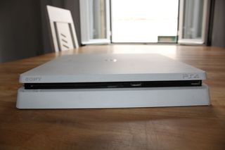 PS4 Slim Bianca 500GB + Controller