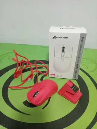 Ratón Attack Shark Inalámbrico + Base Rosa