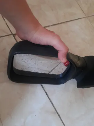 Retrovisor y volante coche