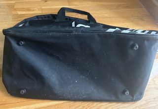 Bolsa de deporte Adidas negra y blanca