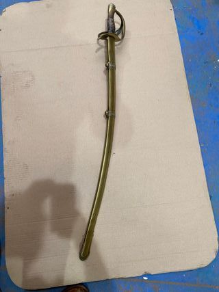 Espada antigua con funda