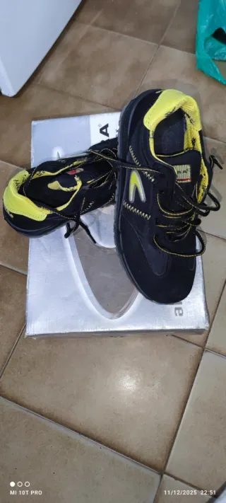 Zapato de seguridad Cofra negro y amarillo