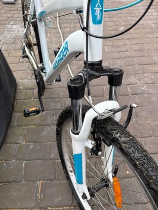 Bicicleta Rockrider Blanca y Azul