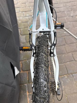 Bicicleta Rockrider Blanca y Azul