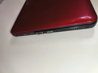 Portatile Toshiba Satellite L830 Rosso