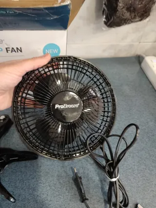 Ventilador ProBreeze con Pinza Negro