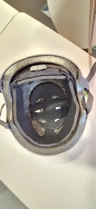 Casco infantil Olsson