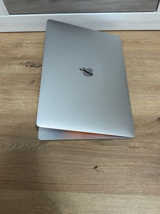 MacBook Pro 15 Touch Bar i7 16GB SSD 256GB
