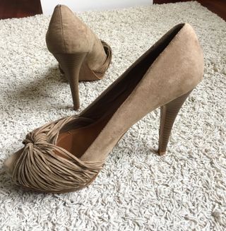Tacones Zara Beige 40