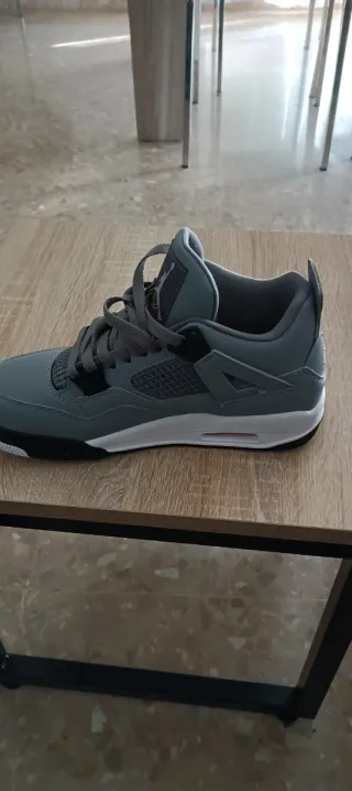 Nike Air Jordan 4 Gris Blanco