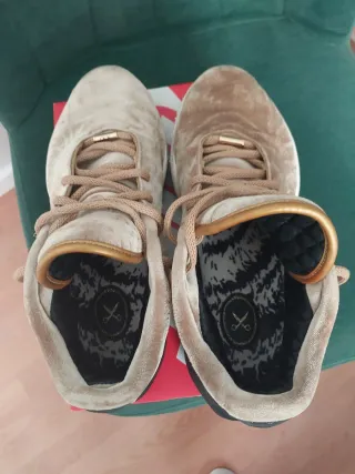 Nike LeBron 21 Beige/Oro Zapatillas Baloncesto