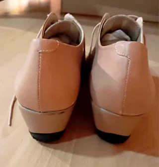 Zapatos Pitillos Beige/Rosa Cordones Perforados