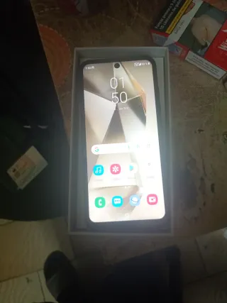 Teléfono móvil azul