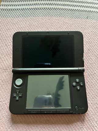 Nintendo 3DS XL rossa