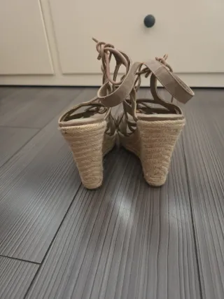 Sandalias Guess Beige Talla 37