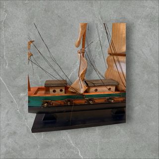 Barco de madera decorativo