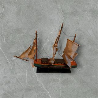 Barco de madera decorativo