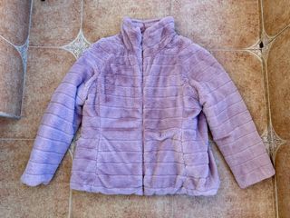 Abrigo pelo sintético rosa reversible