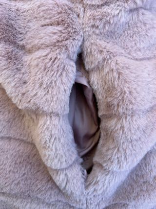 Abrigo pelo sintético rosa reversible