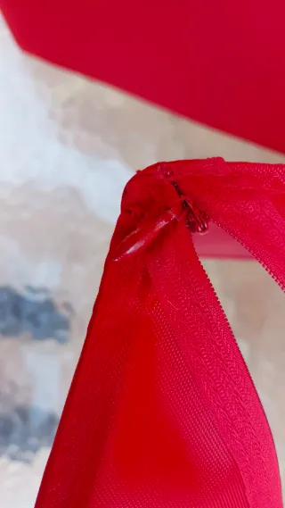 Separadores de tela rojos y negros Ikea