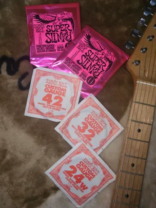 Guitarra Eléctrica Negra con Accesorios