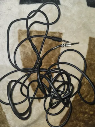 Guitarra Eléctrica Negra con Accesorios