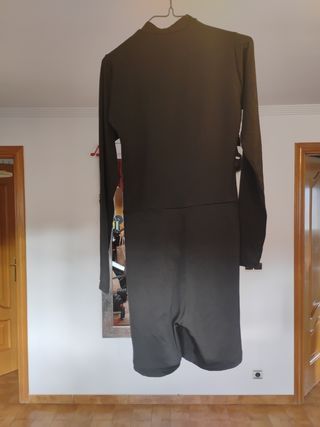 Vestido negro manga larga