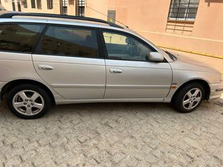 Toyota Avensis 2001