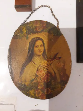 Colección de crucifijos de madera y metal