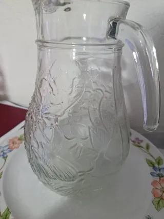 Jarra y Botella de Vidrio con Tapón